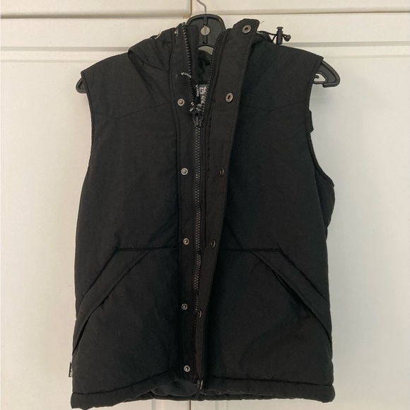 Women’s Sleeveless Vest - Picture 4 of 5